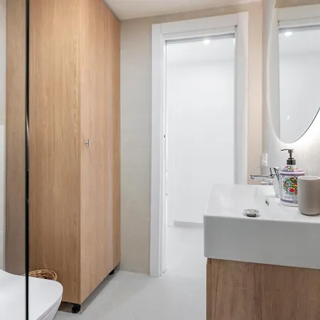 Apartamento With Sea Views 20 M From The In Center *