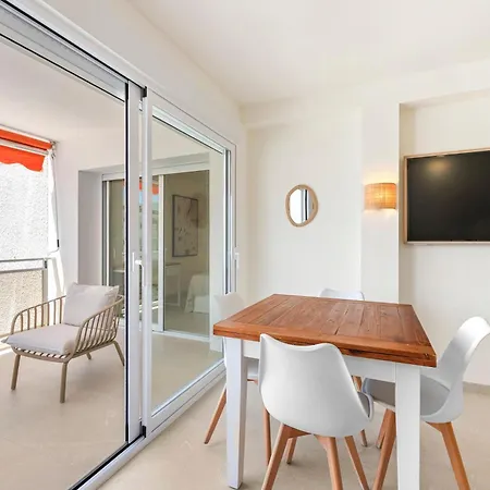 With Sea Views 20 M From The In Center Apartamento