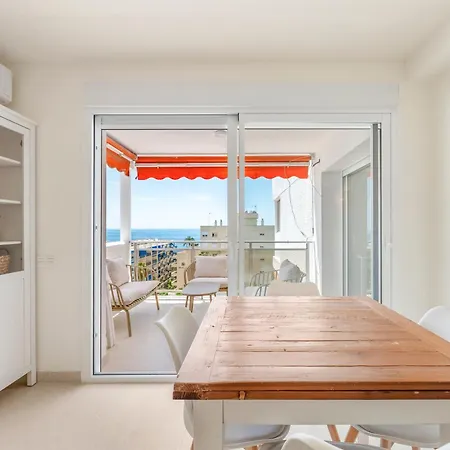 With Sea Views 20 M From The In Center