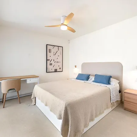 With Sea Views 20 M From The In Center *