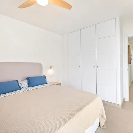 With Sea Views 20 M From The In Center